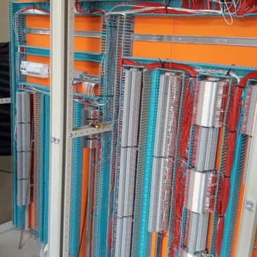 Montagens e Instalações de Painéis de Comando Elétrico